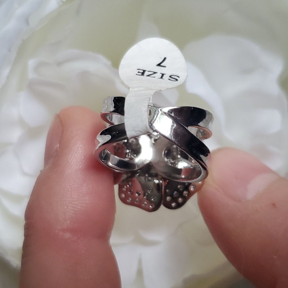 Flower Pave Crystal's Siver Plated Ring - size 7 - Picture 4 of 6
